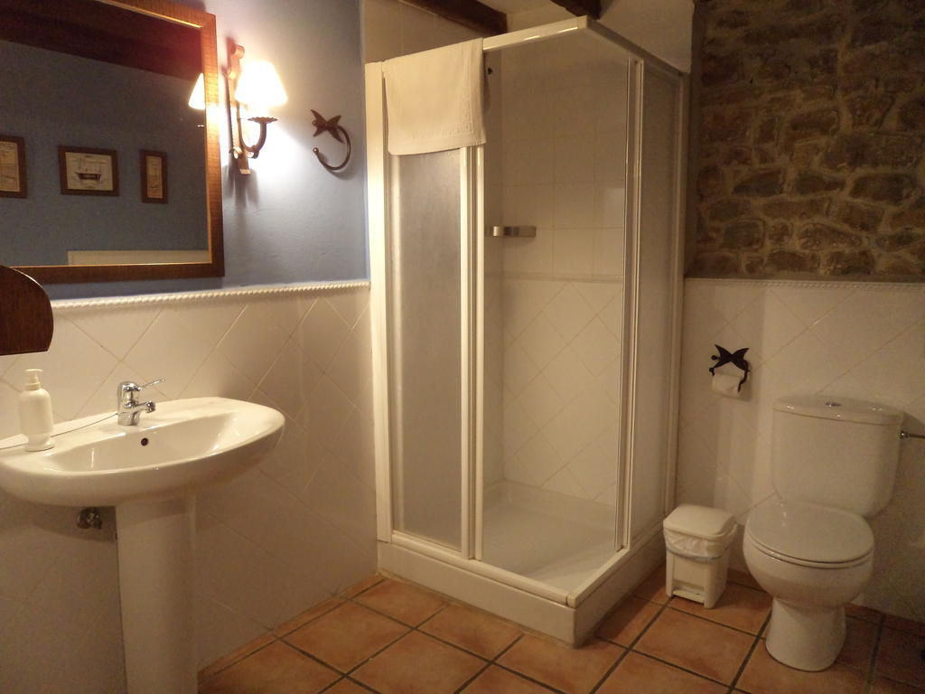 Casa rural La Toba I y II Bezana Habitación foto